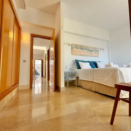 Oceanview Gaviota Villa *